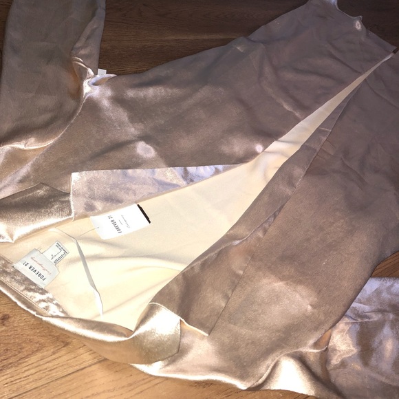 Gold Champagne Robe - Picture 4 of 7